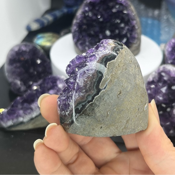 Amethyst Crystal - Picture 6 of 7